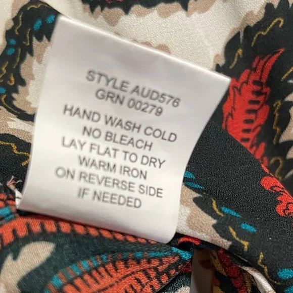 Fig and Flower Vibrant Geometric Floral Blouse - Picture 4 of 8